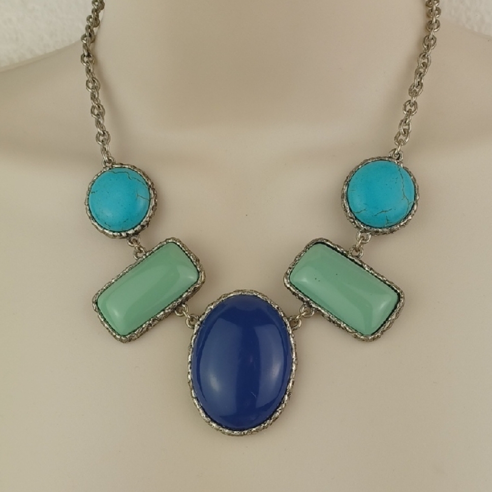 Stunning Blue, Green & Blue Turquoise-Like Stone Necklace
